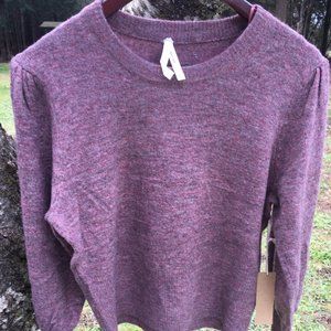 NWT Women's Sweater M/L Dreamers Brand